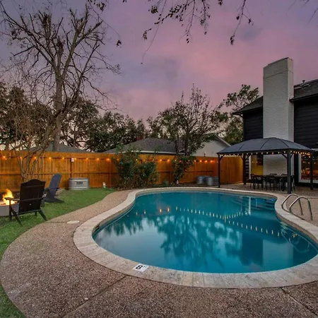 5Bd Cozy Rustic Retreat - Pool & Firepit Villa
